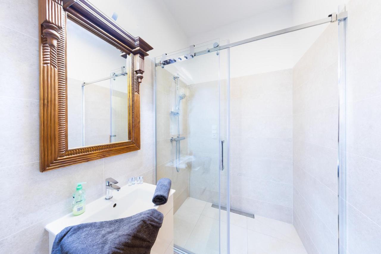Boheme Apartments Charle'S Square Prague Exterior photo