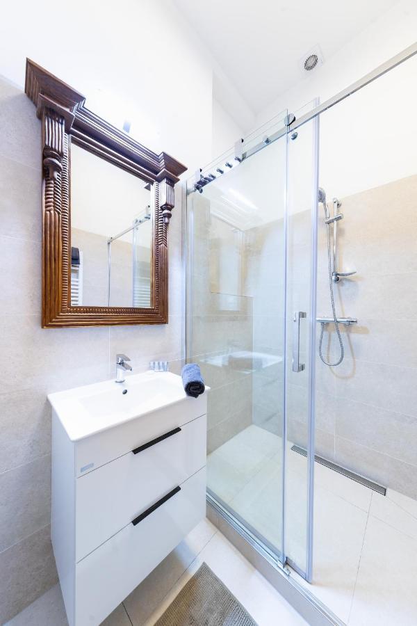 Boheme Apartments Charle'S Square Prague Exterior photo